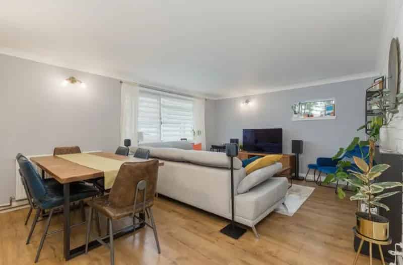 2 Bedroom Ground Floor Flat for Sale in Edinburgh