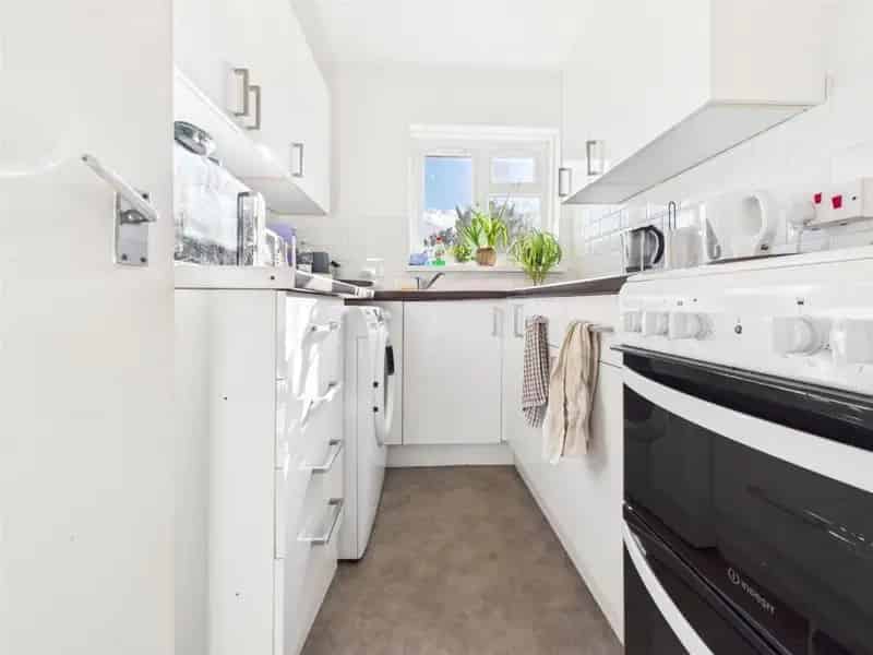 2 Bedroom Apartment to Rent Student Property Modern Appliances Garden