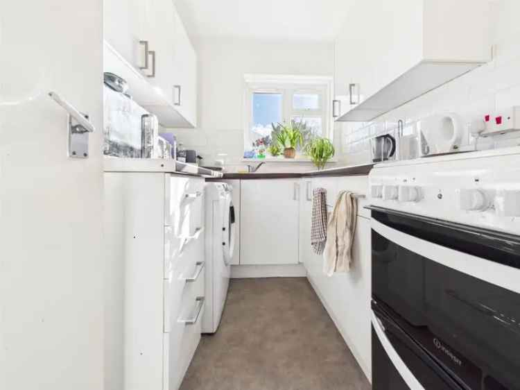 2 Bedroom Apartment to Rent Student Property Modern Appliances Garden