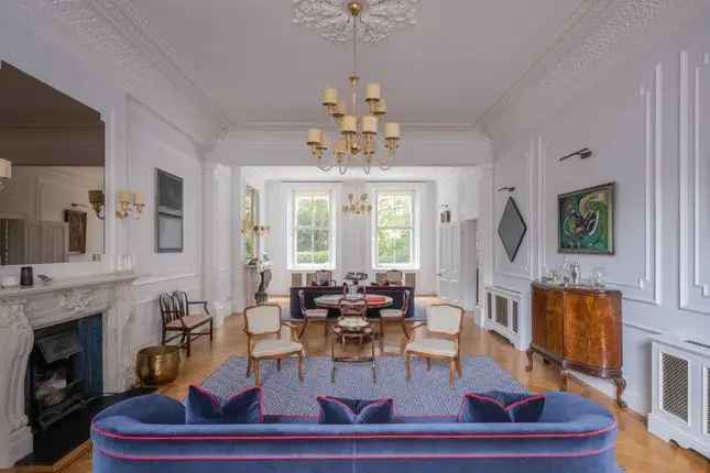 Flat for sale in Queens Gate Gardens, London SW7