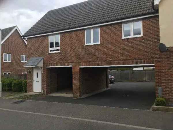 Coach House near Beach Amenities Spacious Rooms Carport
