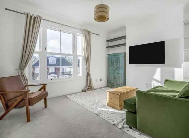 Flat For Sale in London, England