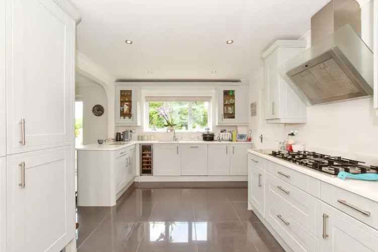 5 Bedroom Detached House Kingsgate Avenue Broadstairs