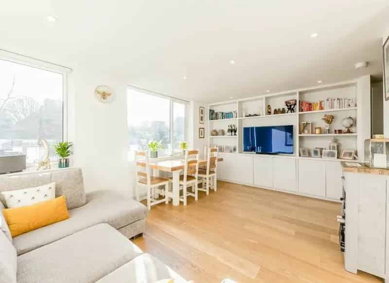 2-Bed Split-Level Apartment with Rooftop Terraces in Shaftesbury Gate