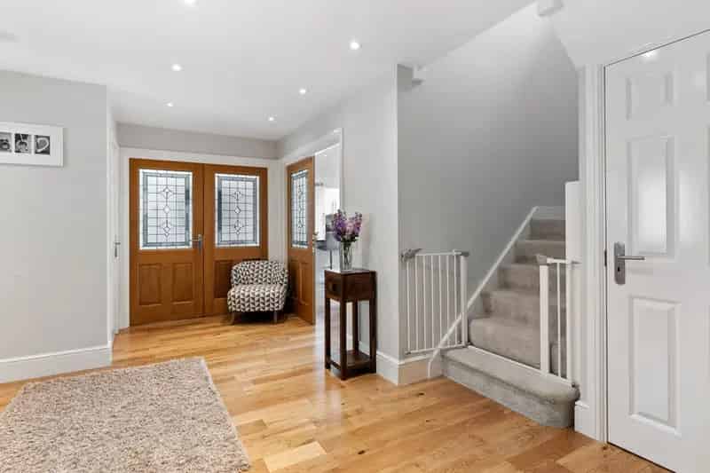 4 Bedroom Semi Detached House with Annexe Near Knebworth Station