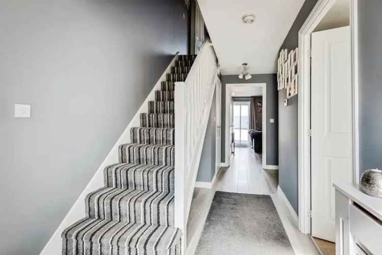 Three Bedroom Semi-Detached House in Ridgeway Farm