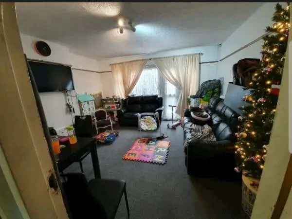 Flat For Rent in Exeter, England