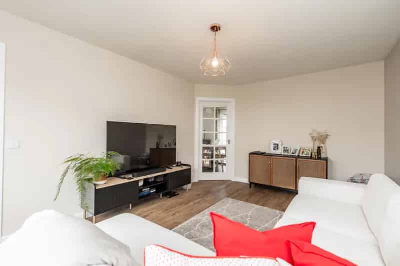 3 Bed Semi-Detached House Countesswells Off Street Parking