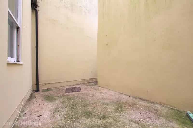 1 Bedroom Flat to Rent Brighton - Small Pet Considered