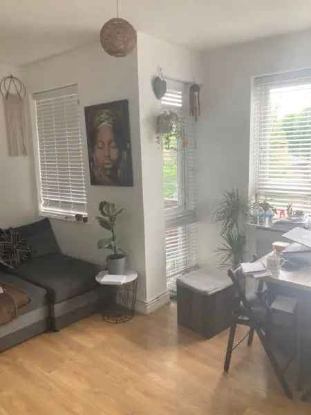 Flat For Rent in Newport, Wales