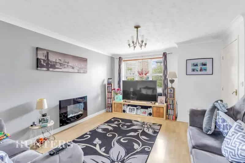 3 Bedroom House For Sale Oldham