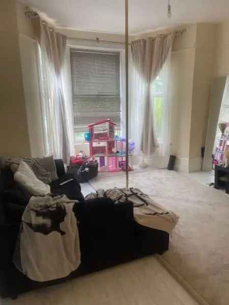 Flat For Rent in Dartford, England