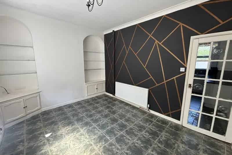Two Bedroom Terrace House Near Birmingham City Hospital