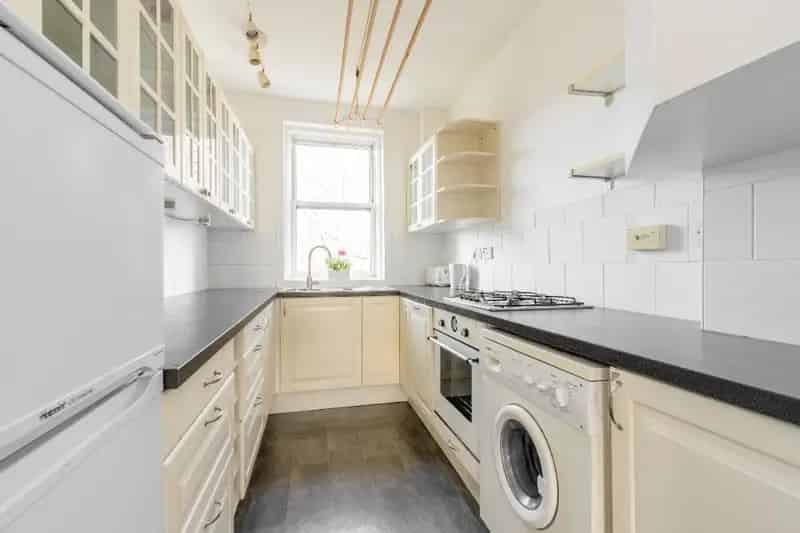 2 Bedroom Furnished Flat to Rent in Pleasance