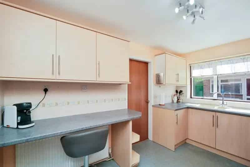 Extended Semi Detached House Great Sutton Spacious Family Home