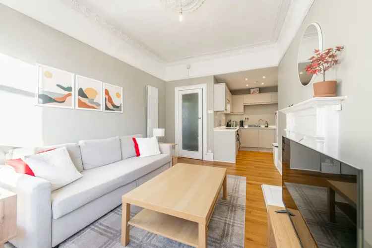 Spacious One Bedroom Apartment in Shawlands