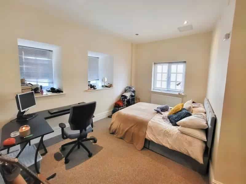1 Bedroom Apartment in Grade II Listed Georgian Mansion