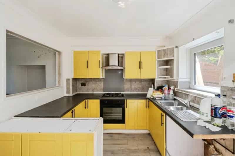 2 Bedroom Townhill Terrace House - Modernisation Needed