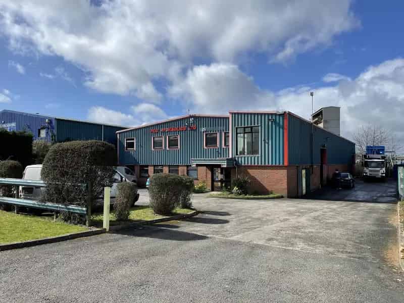 Industrial Unit with Yard and Two-Storey Offices