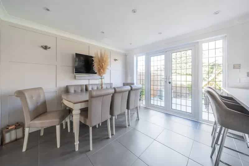 Three Bedroom Semi-Detached House Ray Lea Close