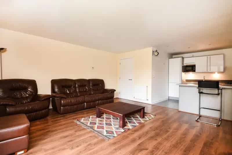 Two Double Bedroom Apartment Buckler Court