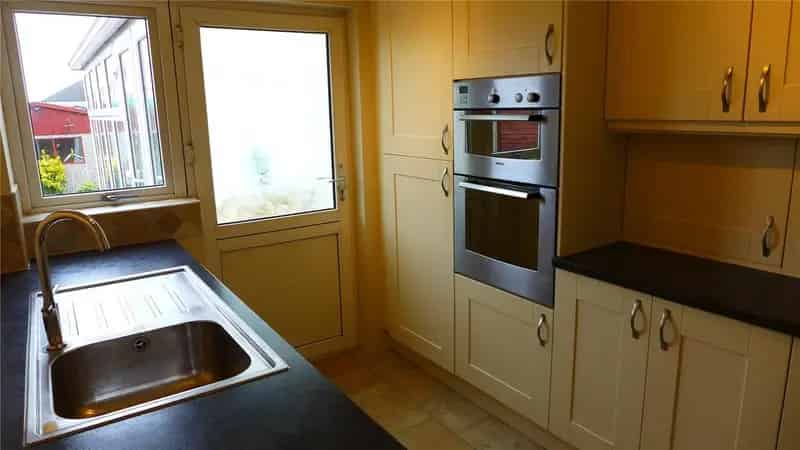 3 Bedroom Semi-Detached House to Rent
