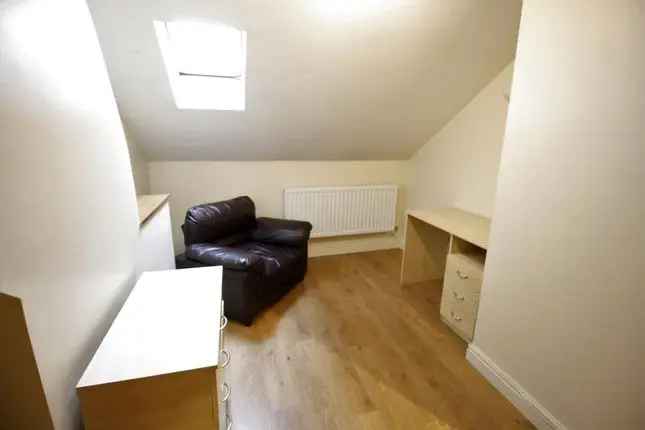 Flat to rent in Colum Road, Cathays, Cardiff CF10