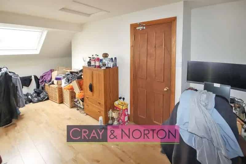 5 Bed House for Sale in Addiscombe