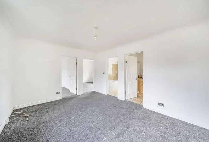 2 Bed Flat for Sale in Roe Green Village