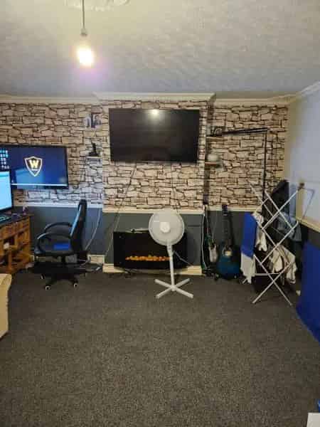 2 Bedroom Maisonette For Sale