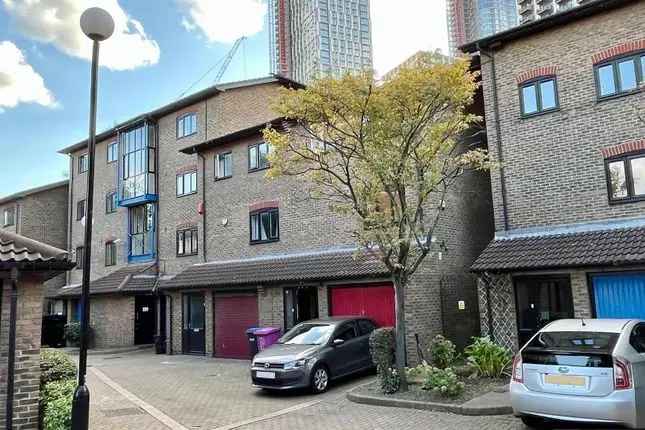 Townhouse to Rent in London E14 Near Canary Wharf