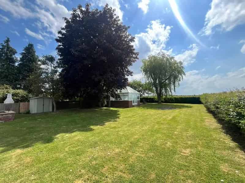 Four Bedroom Bungalow with Annex and Workshop
