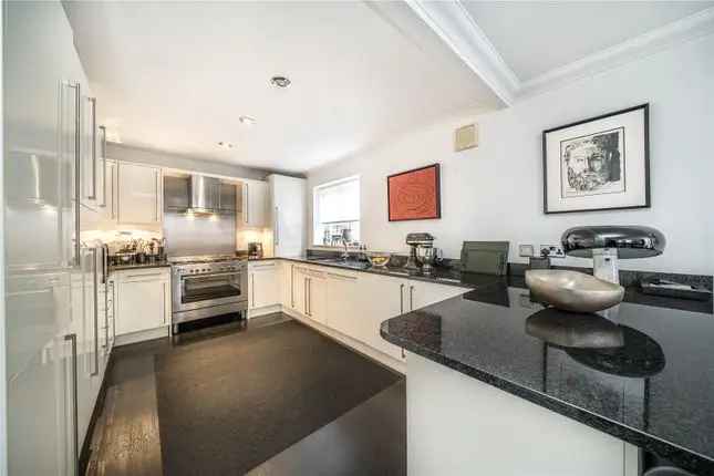 Flat for sale in Goswell Road, London EC1V