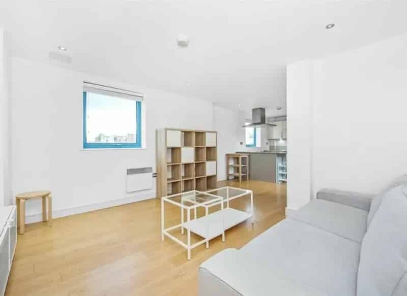 Flat For Sale , New Cross Road, London, England