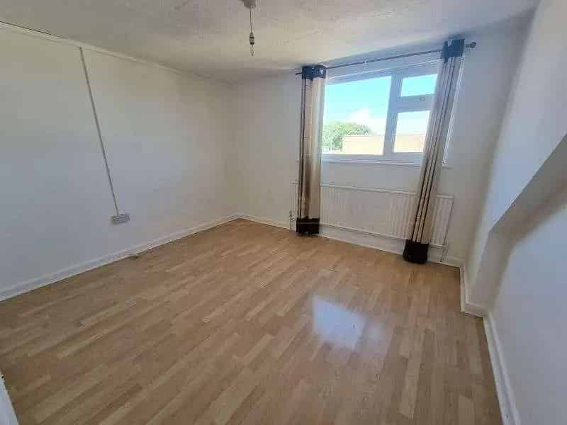 4 Bed Semi-Detached Dormer Bungalow For Sale