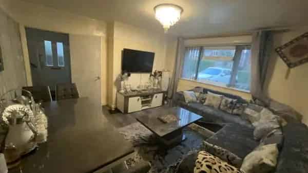 3 Bedroom House Greater Manchester