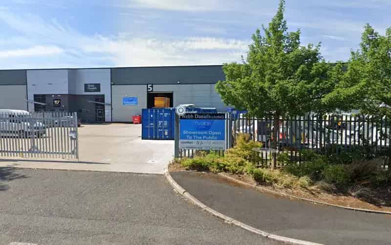 Showroom Office Warehouse Space 6520 sq ft