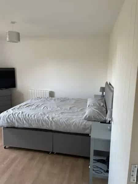 2 Bed Flat Near Shops Schools Hospital Allocated Parking Pets Allowed