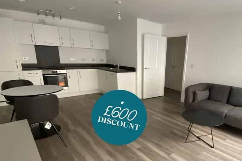 2 Bedroom Flat Near Brindley Place Canal View