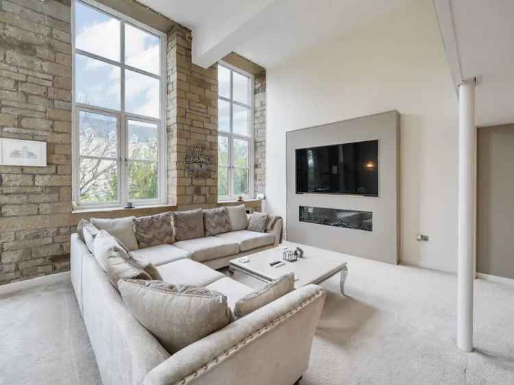 Apartment For Sale in Bradford, England