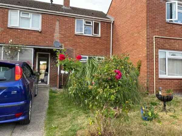 Quiet Family Home Near Shops and Schools