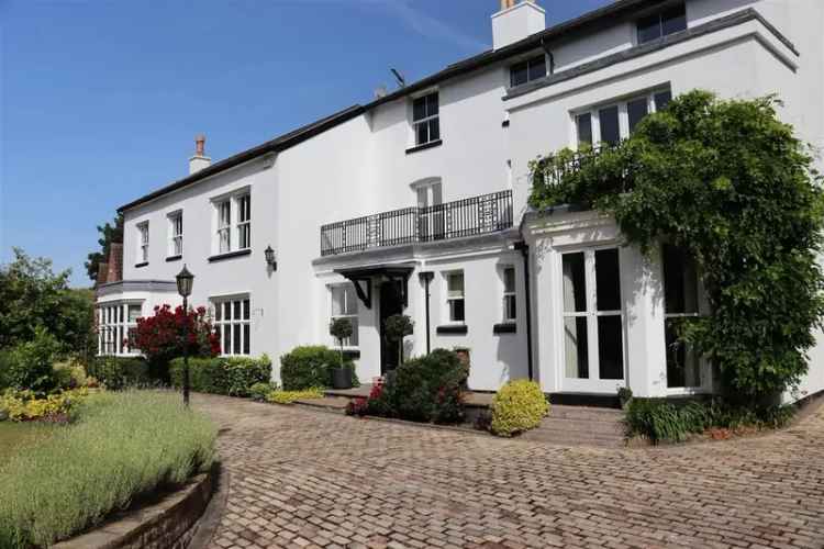7 Bedroom Detached House for Sale