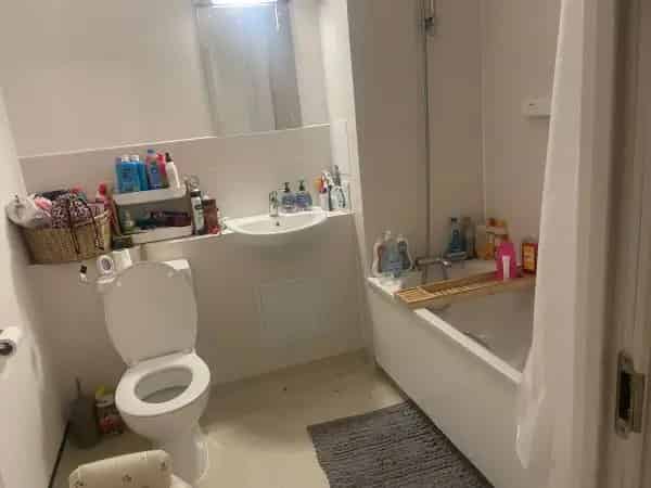 2 Double Bedroom Flat Near Schools and Stations