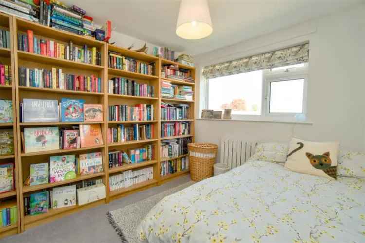 3 Bed Semi-Detached House for Sale in Wigginton