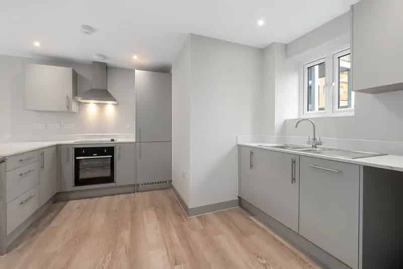 1 Bedroom Flat for Sale Near Leamington Spa Station