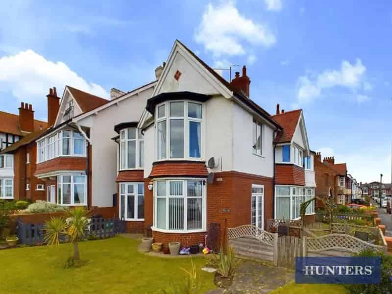 3 Bed Flat for Sale Bridlington Sea Views South Side