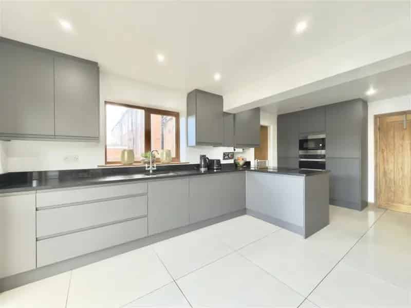 4 Bedroom Detached House For Sale Barnsley