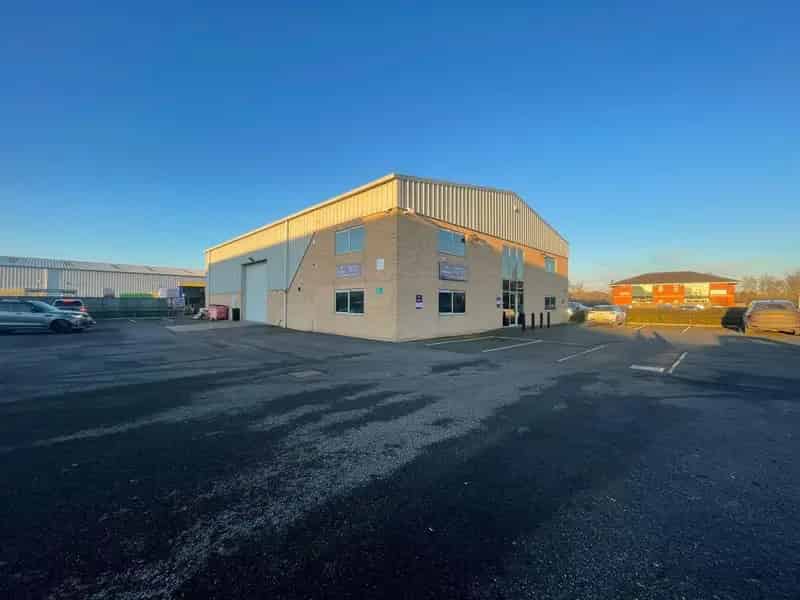 High Quality Industrial Warehouse Unit To Let
