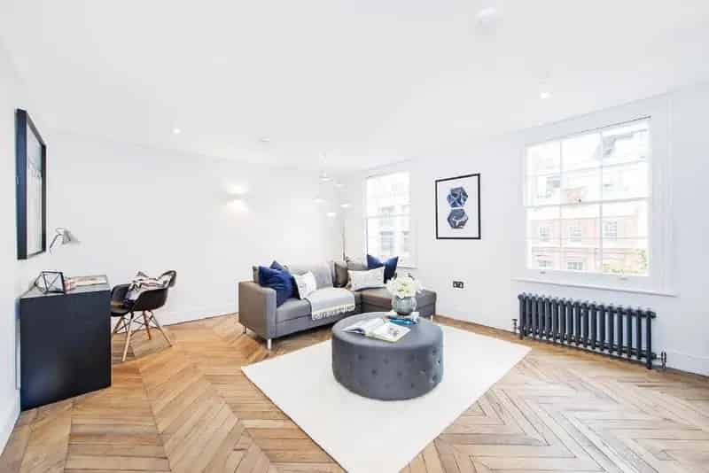 2 Bedroom Flat in Clerkenwell Chain Free High Spec 800 Sq Ft