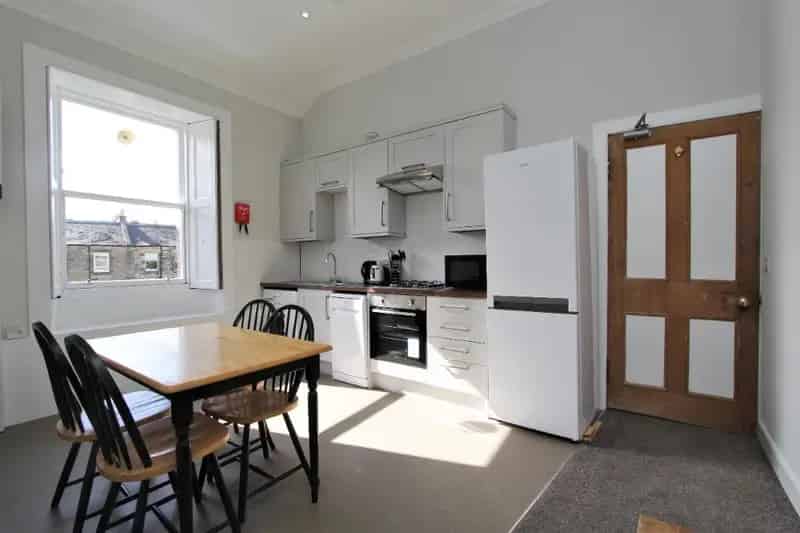 3 Bedroom Flat to Rent